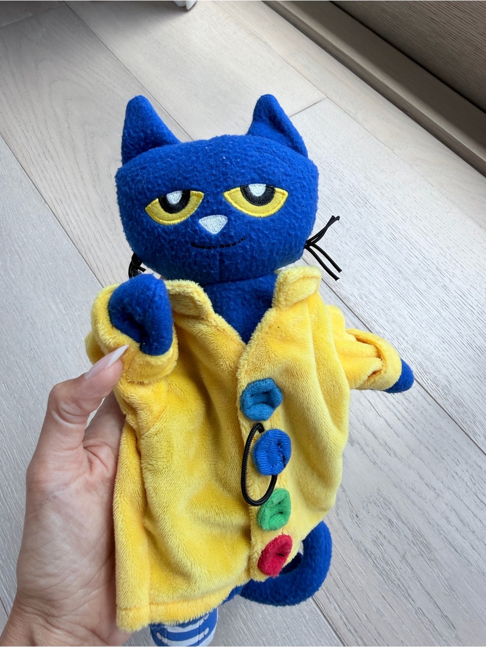 PETE THE CAT 4 groovy buttons stuffed toy.